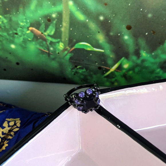 Skull and Crossbones Statement Ring Size 6 - Picture 11 of 12